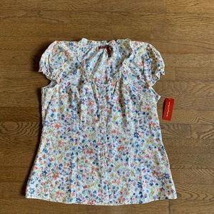 Floral top, size L NWT